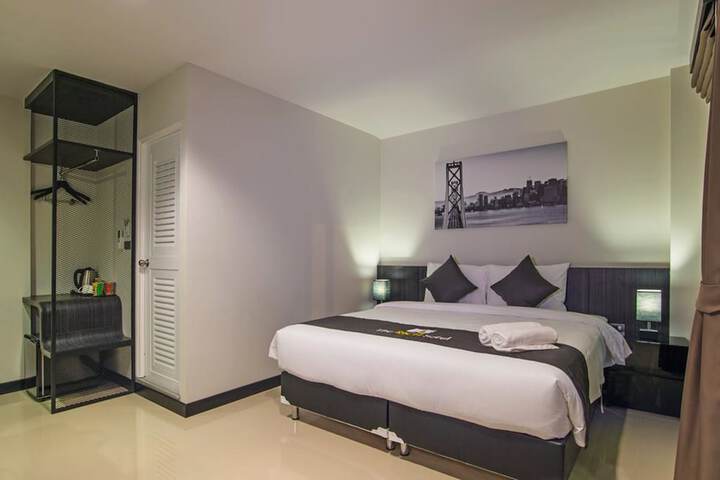 Room 17 of 40