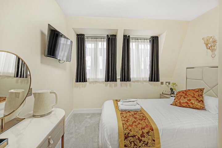 Room 47 of 90