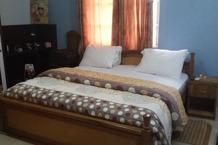 Room 8 of 43
