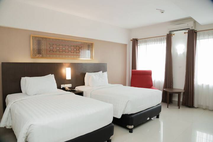 Room 13 of 34