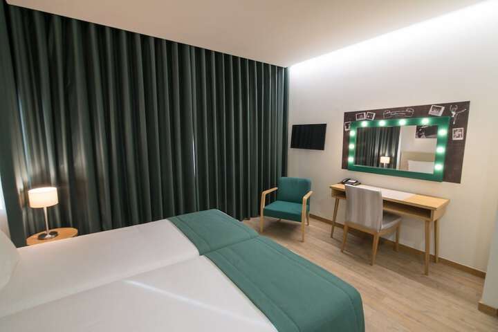 Room 13 of 49
