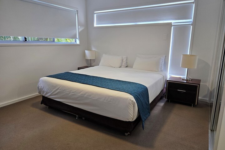 Room 5 of 107