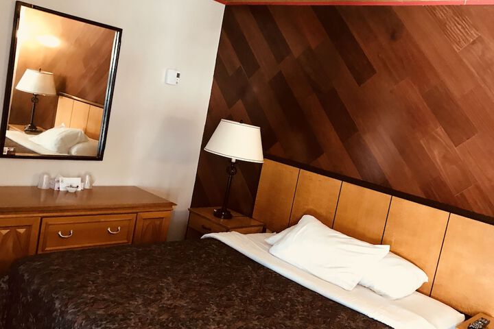Room 44 of 60