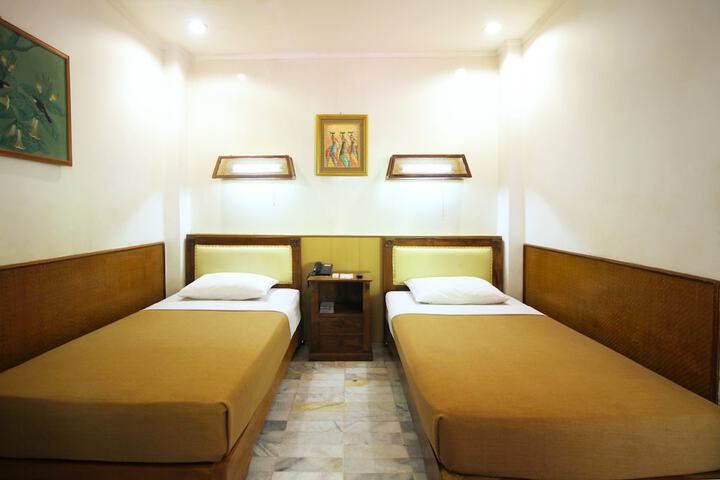 Room 17 of 40