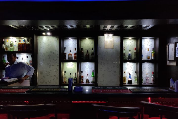 Lounge 50 of 59