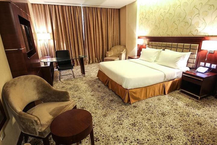 Room 19 of 37