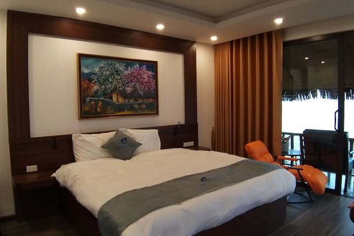 Room 6 of 87