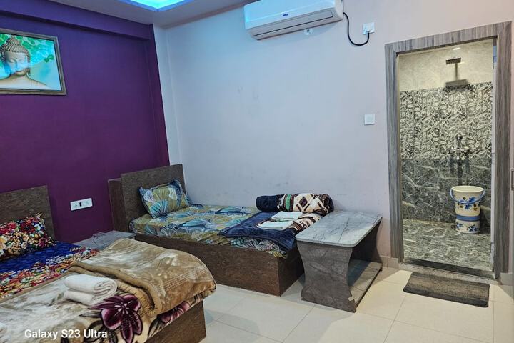 Room 16 of 28