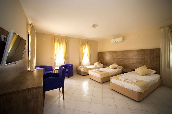 Room 2 of 22