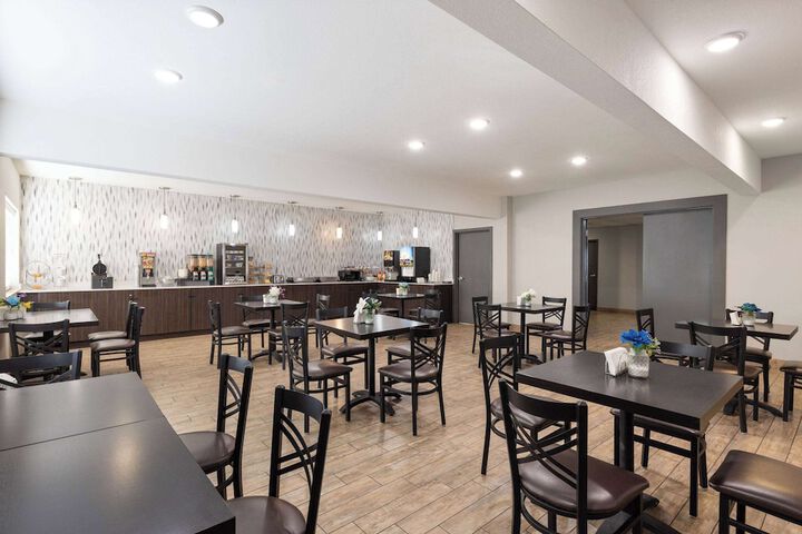 Breakfast/Coffee Service 38 of 42