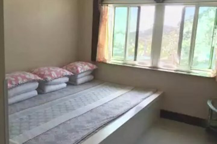 Room 18 of 21