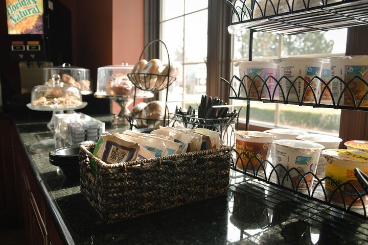 Breakfast/Coffee Service 36 of 42