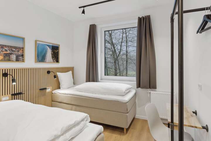 Room 12 of 28
