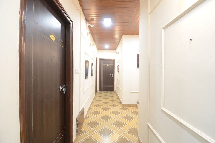 Hotel Interior 6 of 28