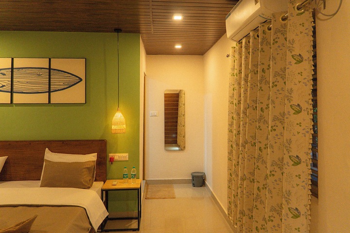 Room 16 of 33