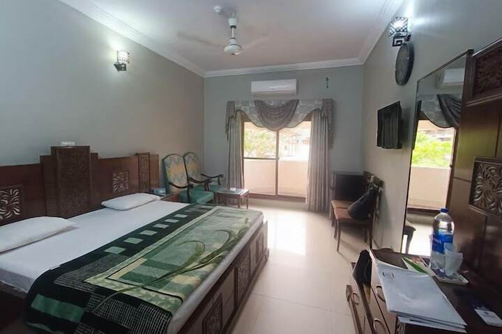 Room 3 of 13