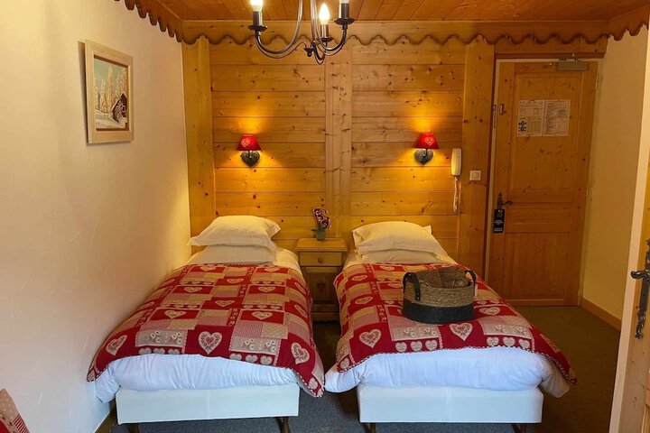 Room 3 of 20