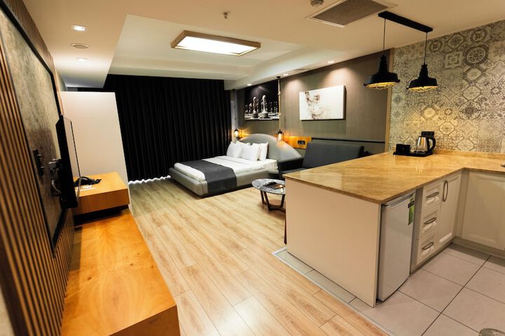 Room 11 of 149
