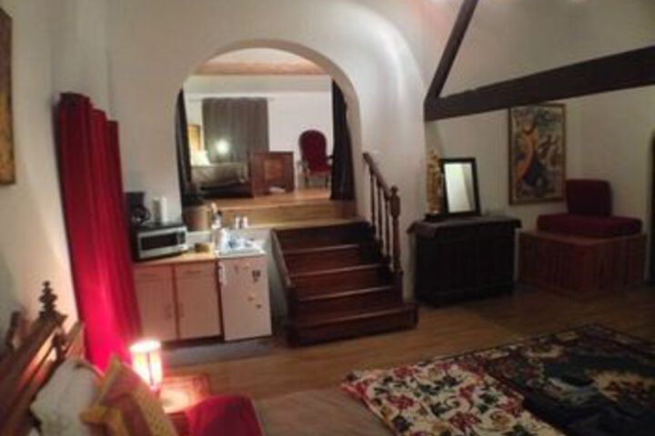 Lounge 55 of 74