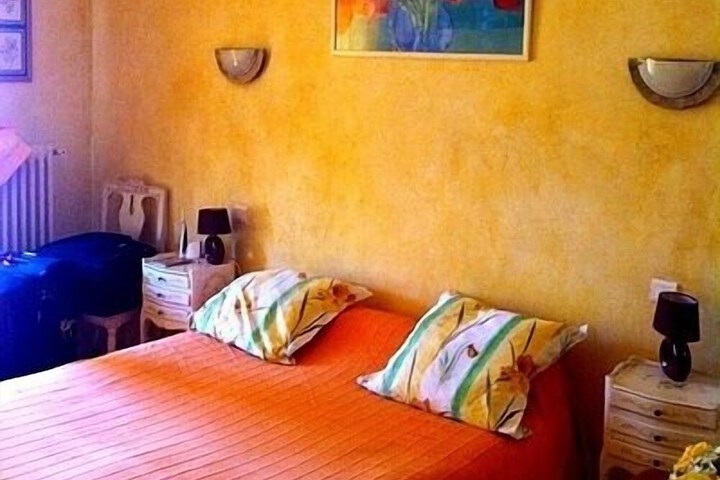 Room 17 of 48
