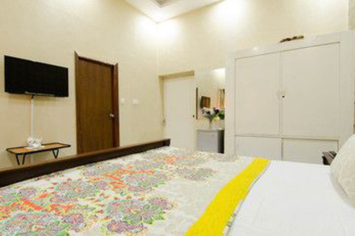Room 18 of 43