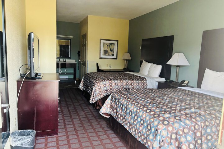 Room 17 of 40