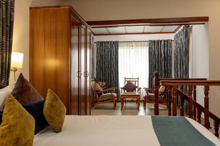 Room 42 of 144