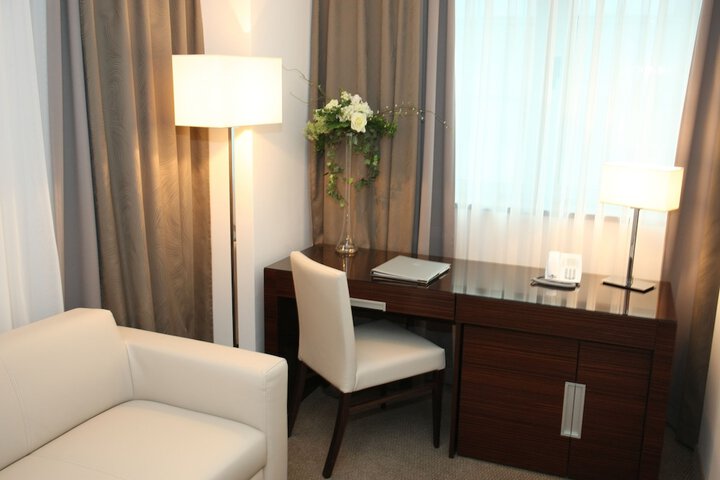 Room 32 of 91