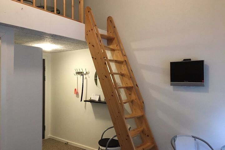 Room 14 of 36