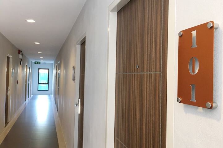Ballroom/Hall 16 of 21