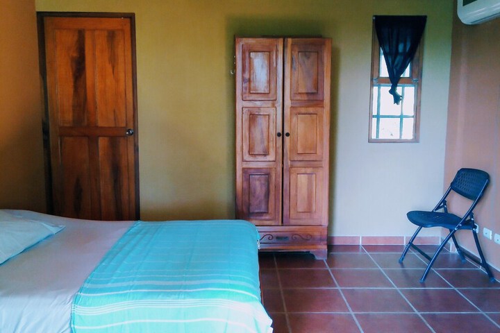 Room 4 of 61