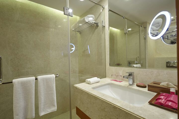 Room 35 of 131