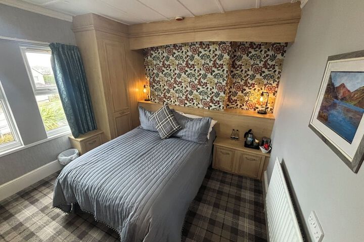 Room 7 of 24
