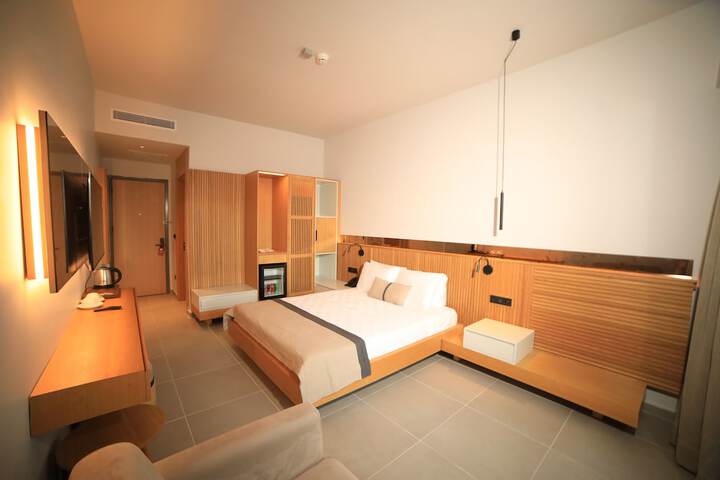Room 3 of 20