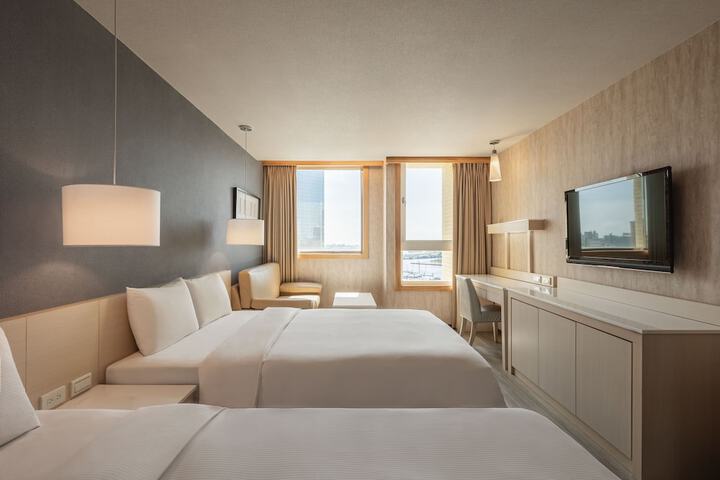 Room 34 of 64