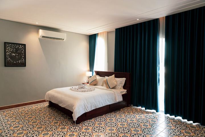 Room 25 of 63