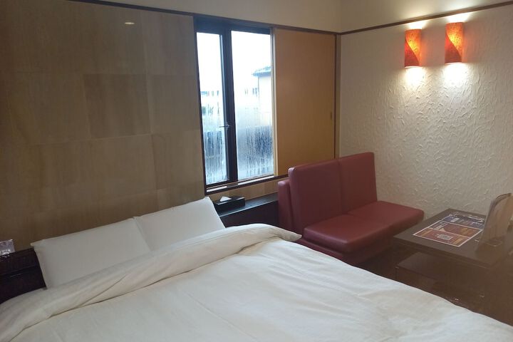 Room 13 of 51