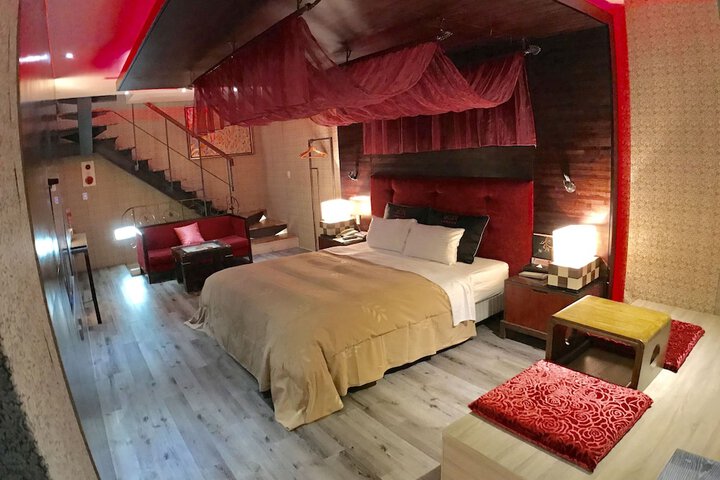 Room 20 of 48