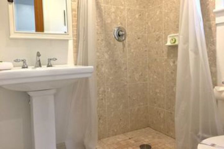 Room 9 of 697