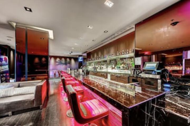 Lounge 220 of 252