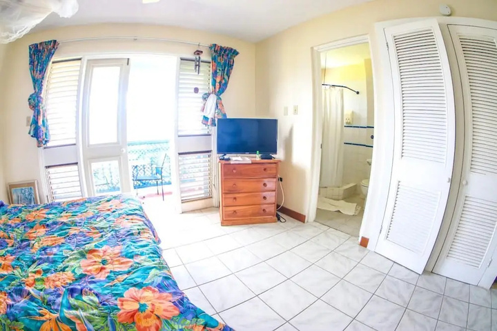 Room 3 of 16