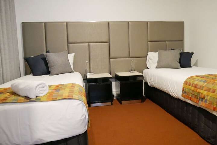 Room 13 of 37