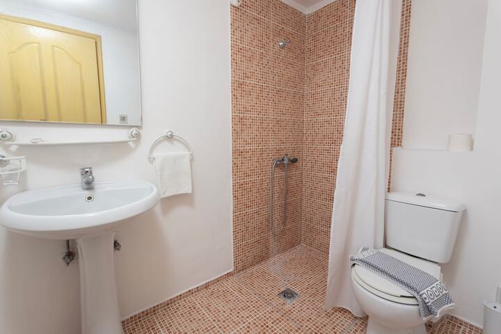 Room 11 of 26