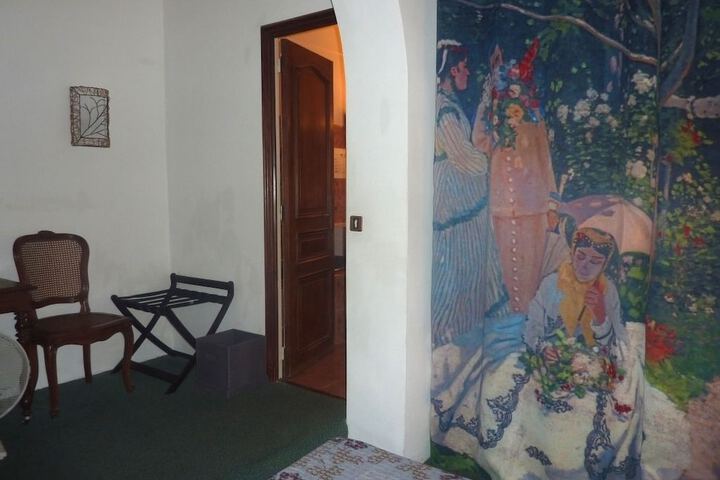 Room 17 of 46