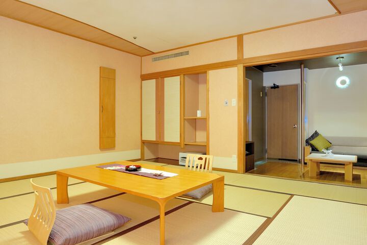 Room 3 of 105