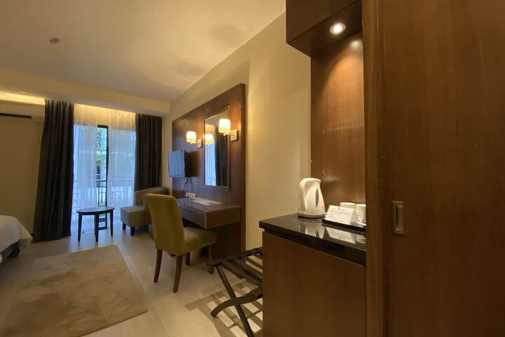 Room 6 of 27