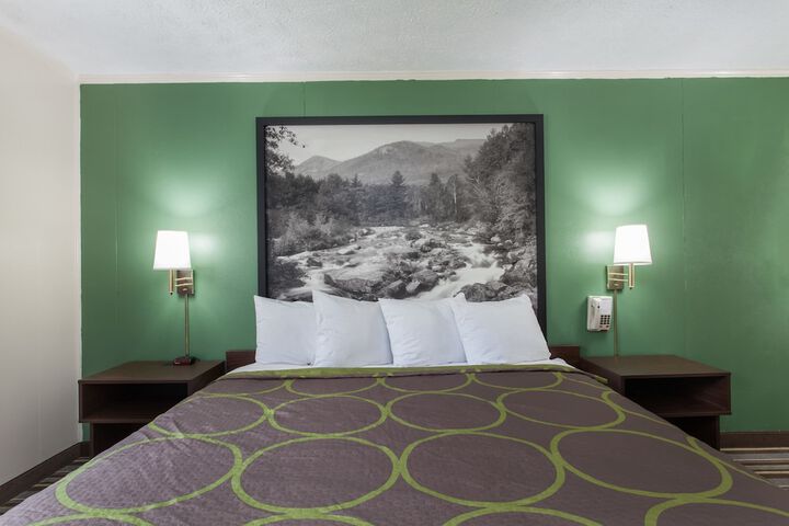 Standard | King Bed (3 of 7)