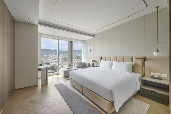 Room 8 of 91