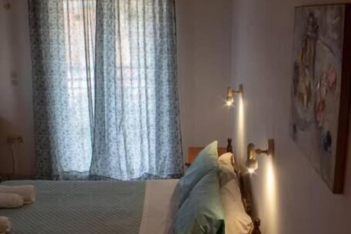 Room 4 of 41