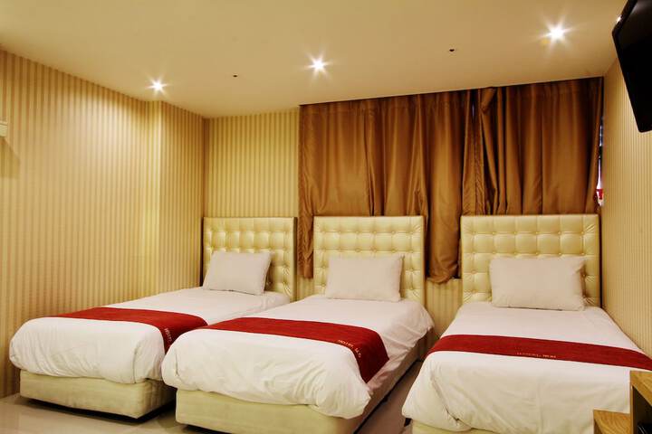 Room 6 of 50